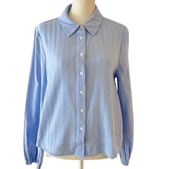 Court & Rowe Classic Preppy Blue Textured Button Front Collared Blouse Size M - Picture 2 of 6
